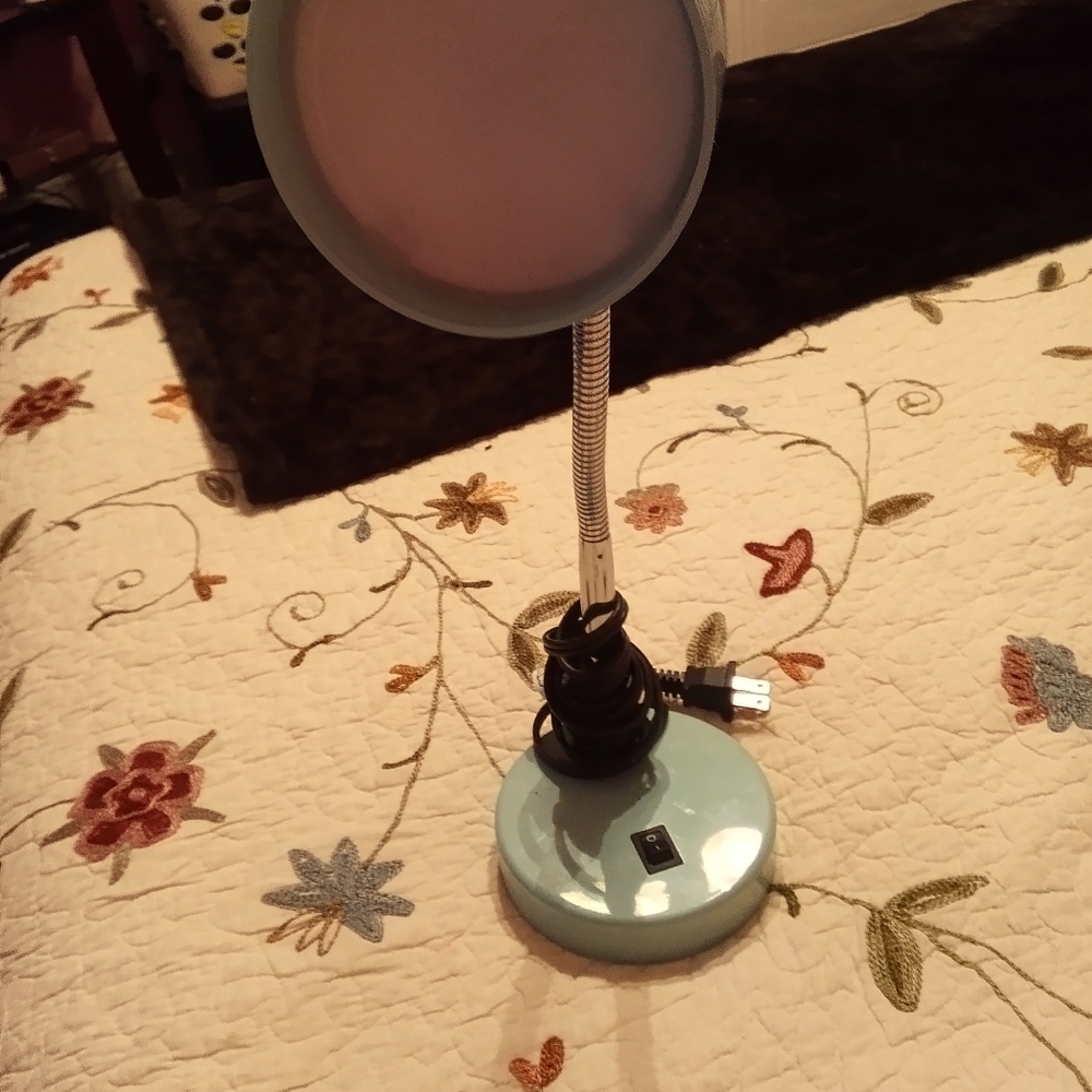 Desk lamp